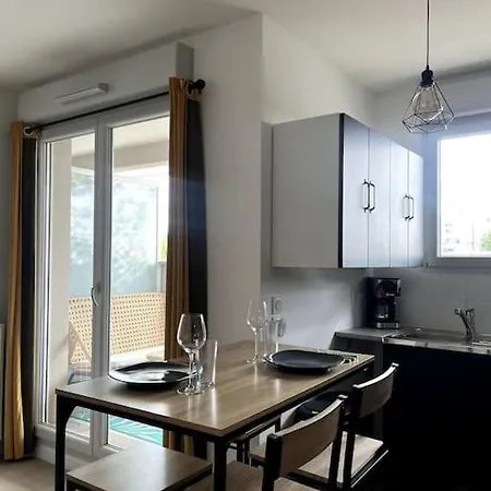 La Royaute A 22 Min De Disneyland Et Center Parcs Apartment Meaux
